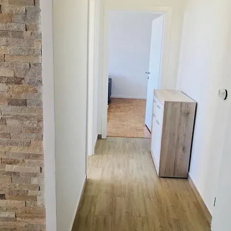 Apartman Spacious Lovely Hrasno